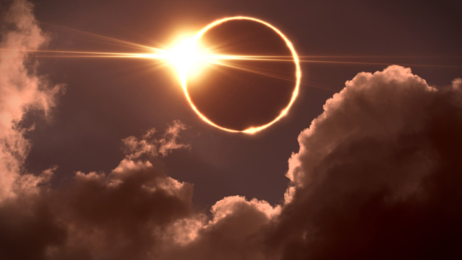 Eclipse total de Sol: disfrutar de un acontecimiento histórico con seguridad Eclipse total de Sol: disfrutar de un acontecimiento histórico con seguridad