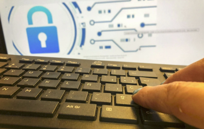 El Director de Seguridad de Cyrasa, Santiago Macharal, en La Tribuna